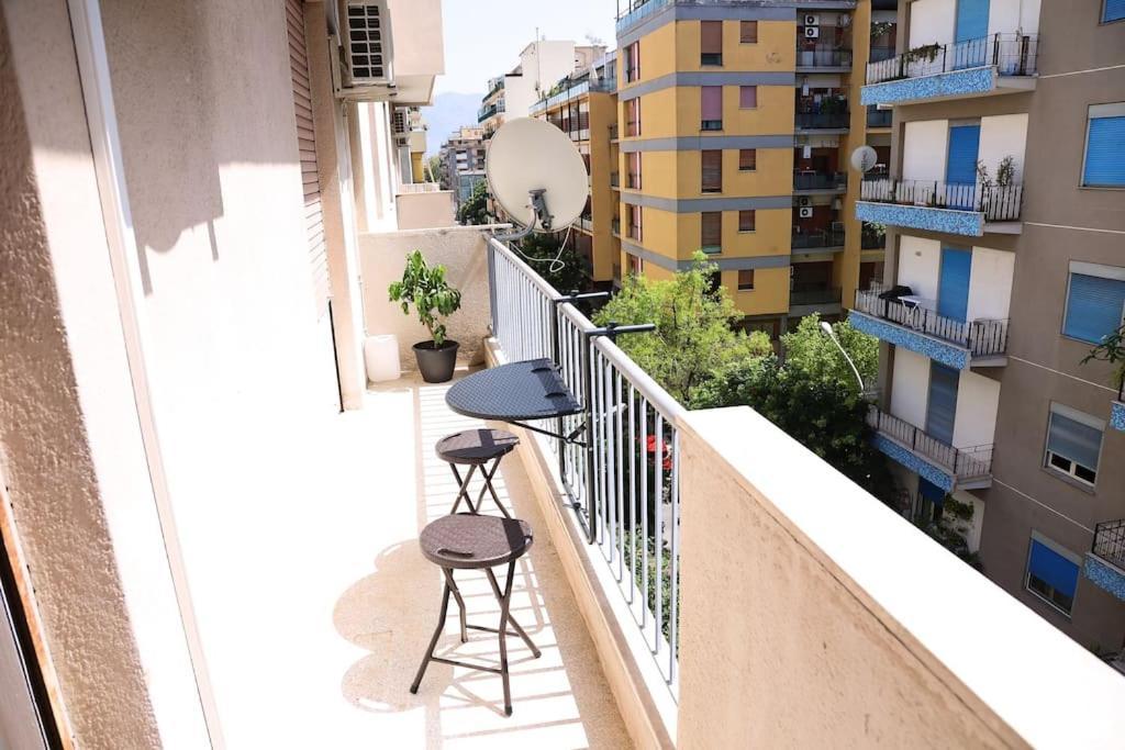 La Casa Del Maggiore, Tra Mare E Centro Apartment Palermo Exterior foto
